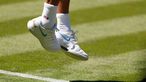 federer nike schuhe vertrag|Roger Federer über seinen neuen Vertrag mit Uniqlo.